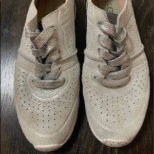 UGG womens tye sneaker in silver